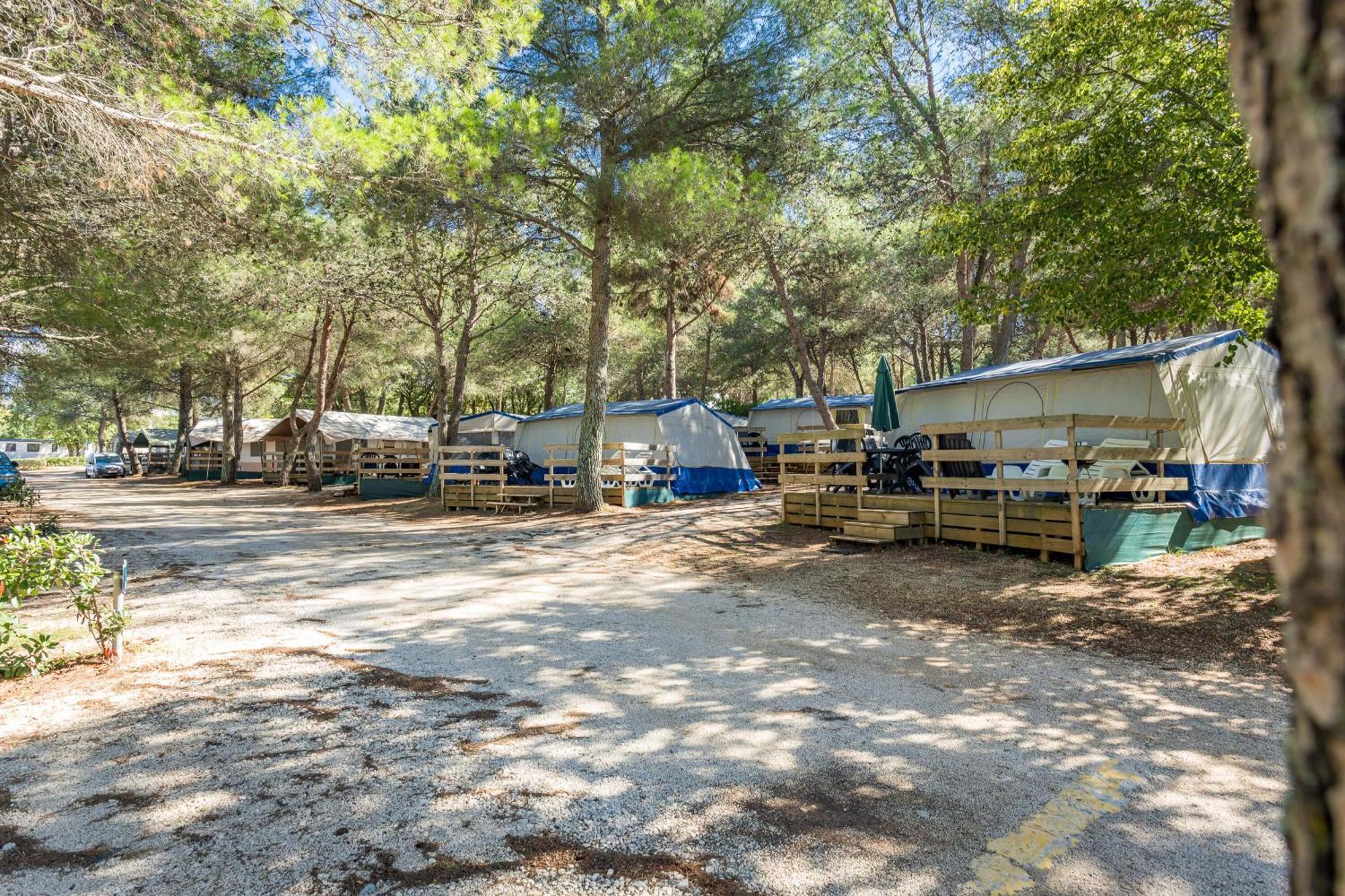 Easyatent Bungalow Tent Lanterna Cervar-Porat Room photo
