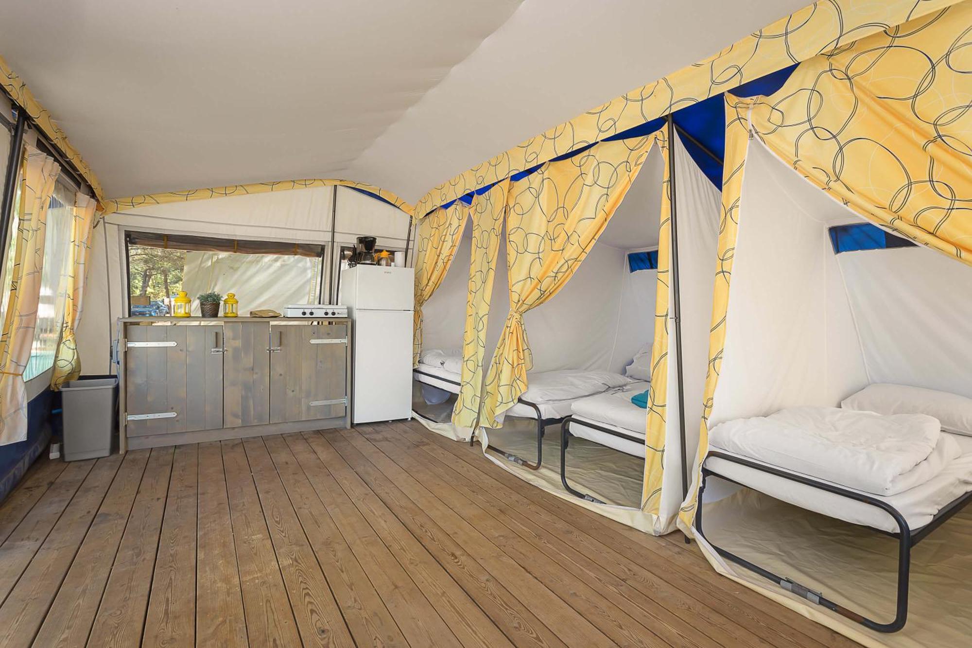 Easyatent Bungalow Tent Lanterna Cervar-Porat Room photo