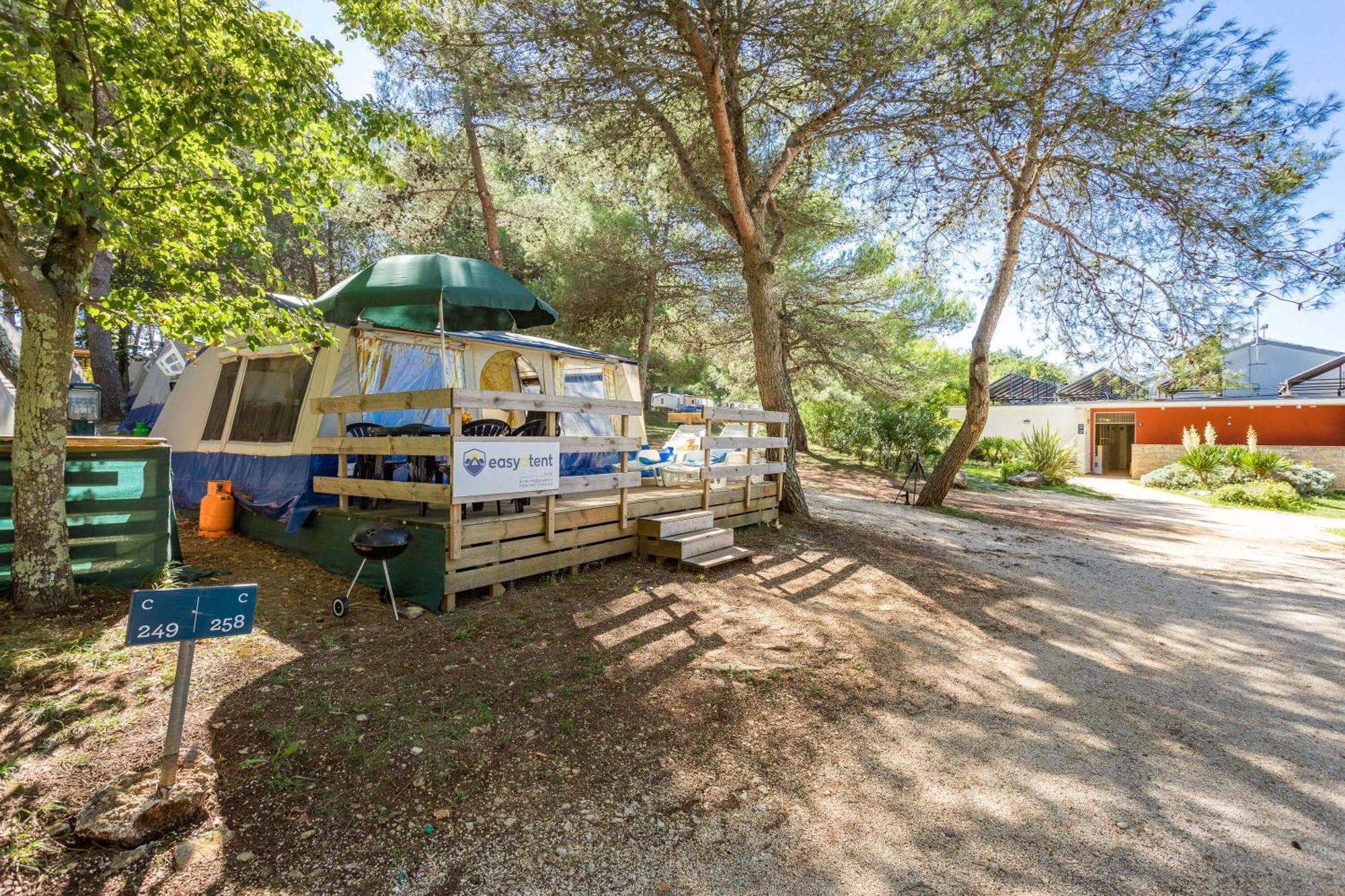 Easyatent Bungalow Tent Lanterna Cervar-Porat Room photo